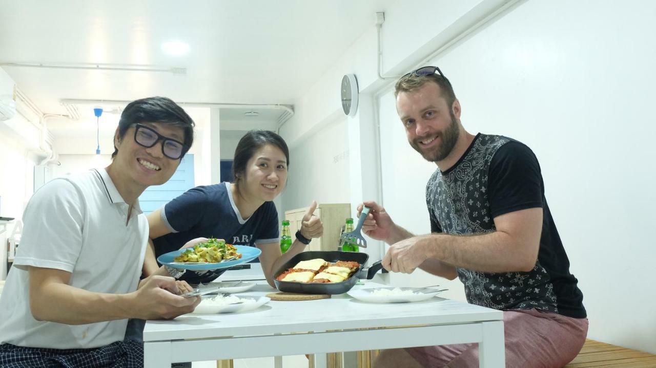 A Dude Mini Hostel (Adults Only) Chiang Mai Zewnętrze zdjęcie